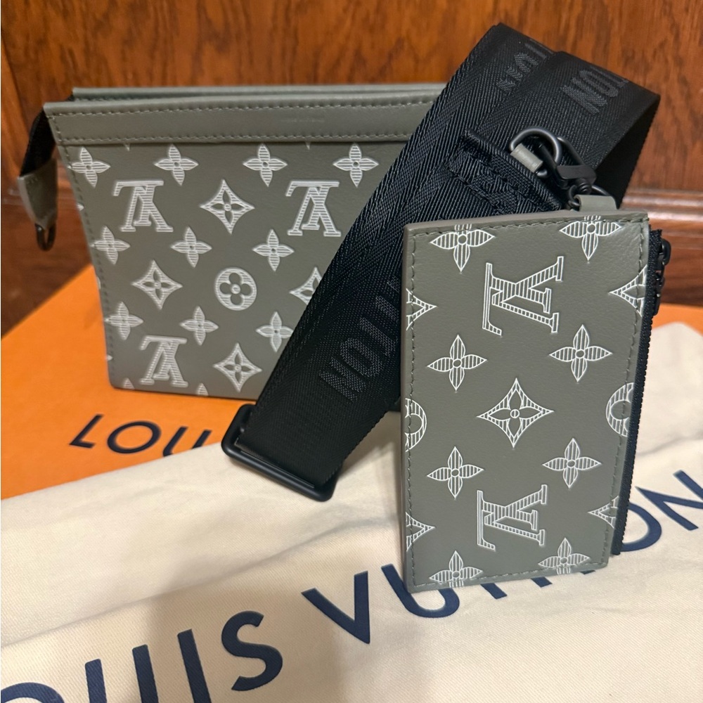 Louis Vuitton Gaston Wearable Wallet